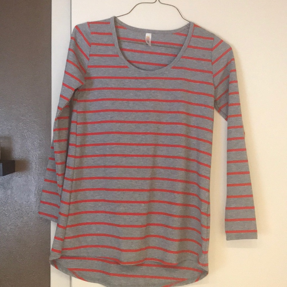 NWOT LuLaRoe shirt